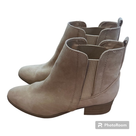 Quipid Vegan Suede Booties - Picture 8 of 13